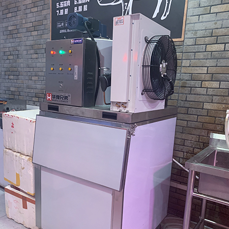 300公斤片冰制冰机交付广东某超市保鲜用
