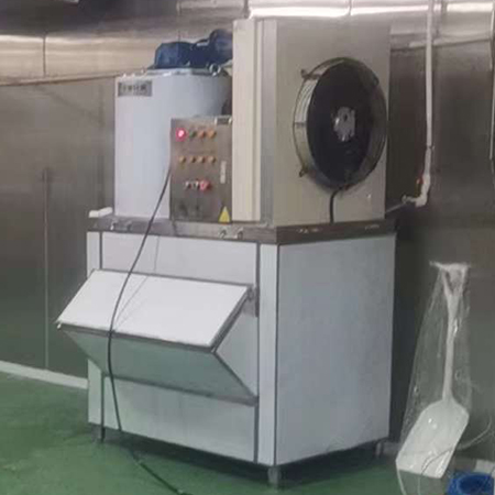 1吨不锈钢片冰机交付安徽省安庆市某食品厂