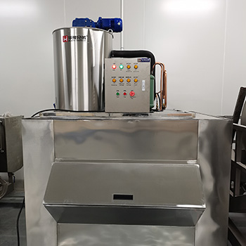 1.5吨食品级片冰机交付河南鹤壁某食品厂使用