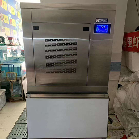 300公斤片冰机带外罩款交付四川遂宁水产市场